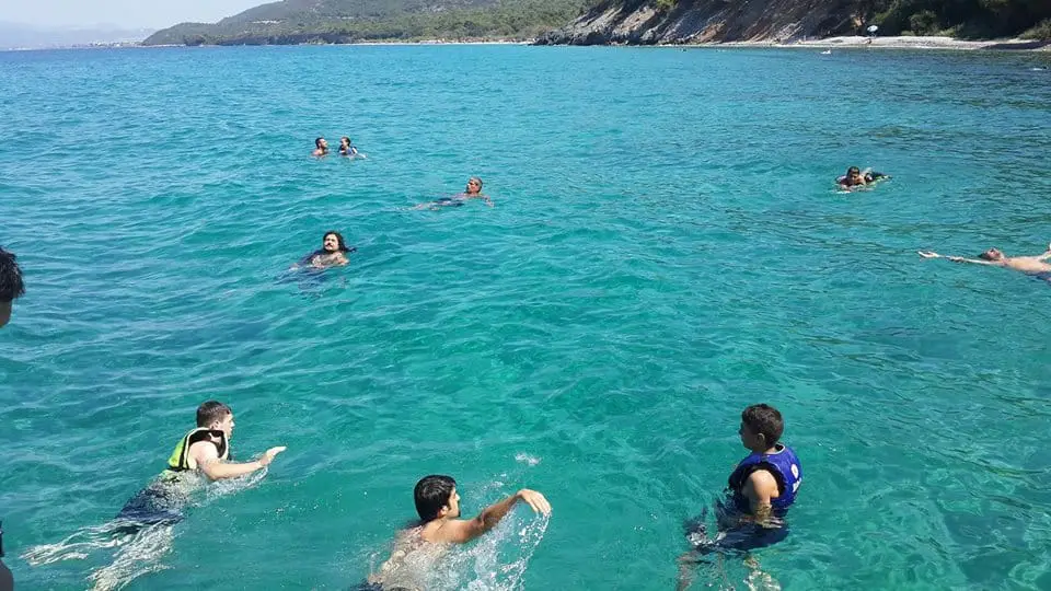 Kuşadası koylarında yüzme molası